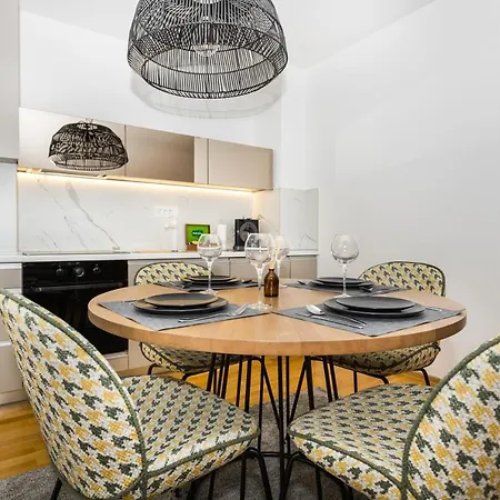 Art Of Living Luxury Three Apartamento